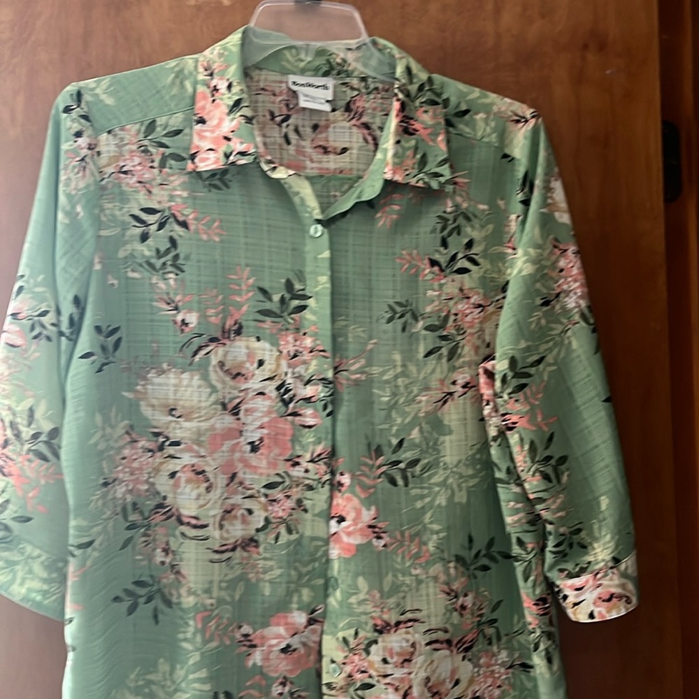 Bon Worth short sleeve button down flowered top , large